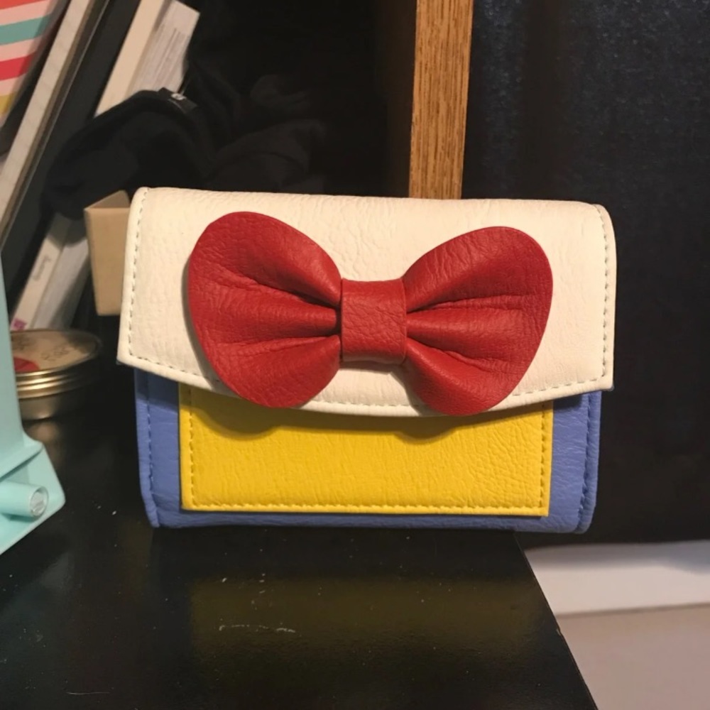 Snow White Loungefly Wallet